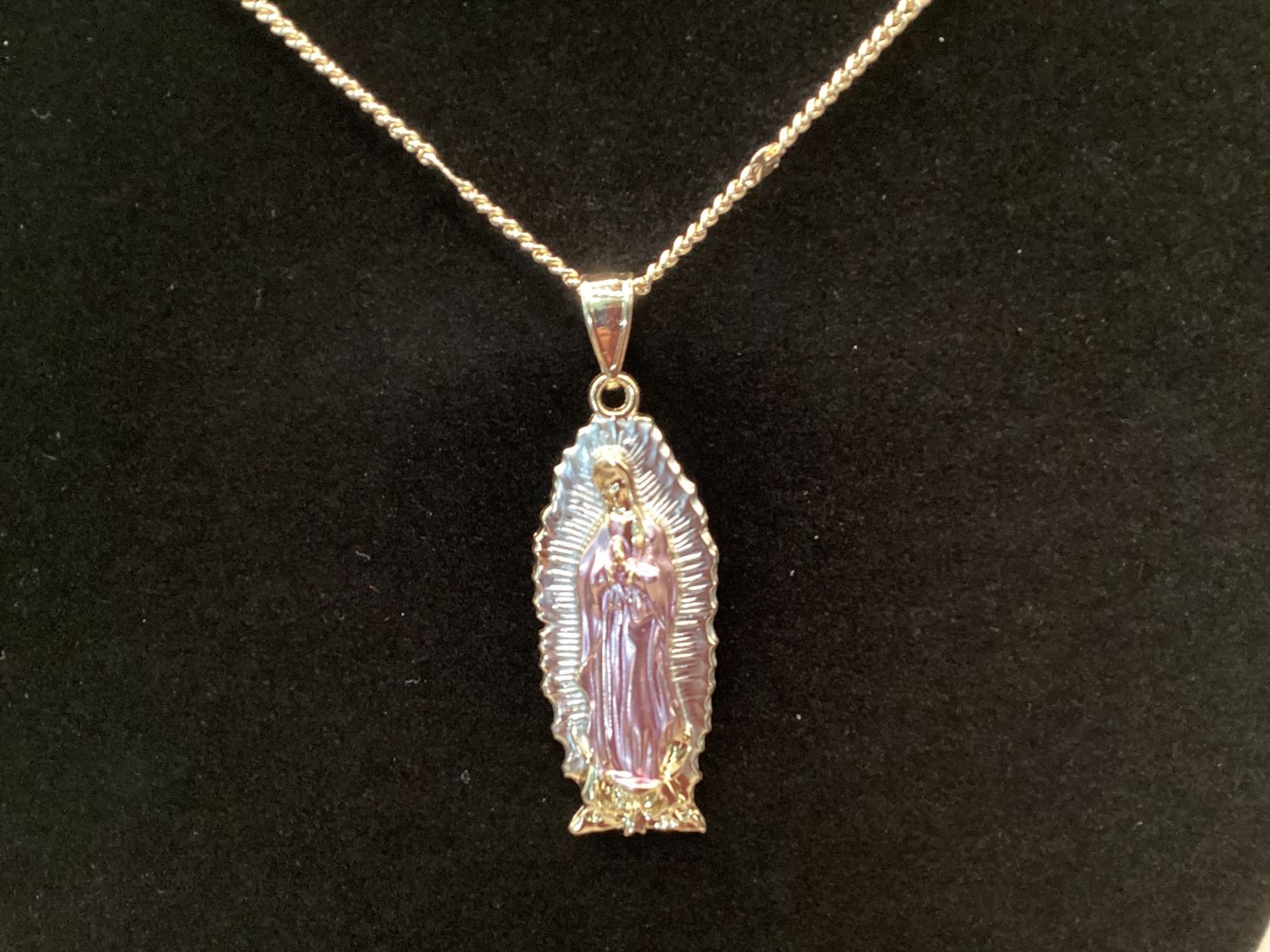 Necklace Our Lady of Guadalupe with pink mantle gold-tone