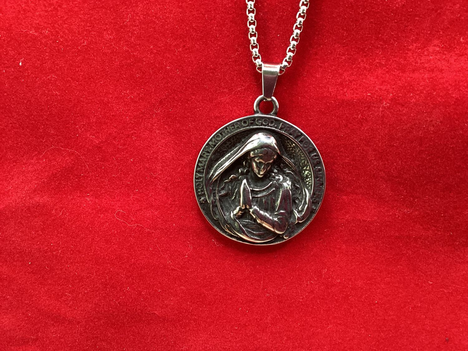 Necklace round Virgin Mary Silver-tone