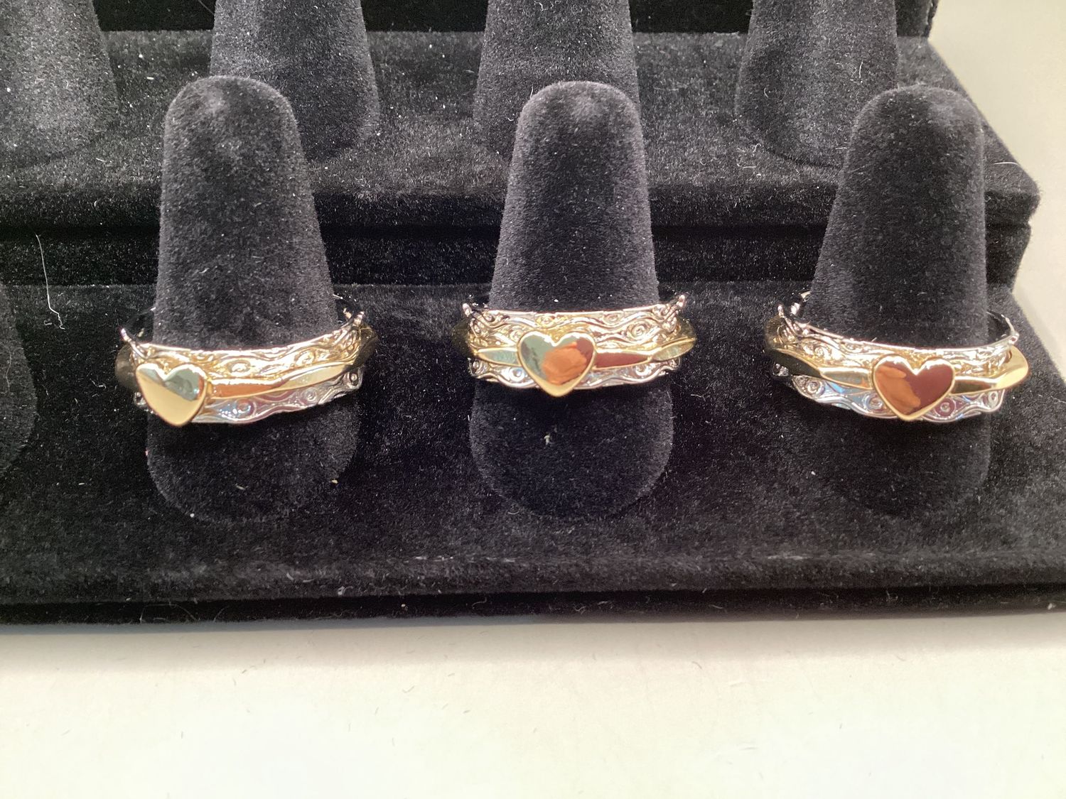 Two-Tone Heart Fidget Accent Ring