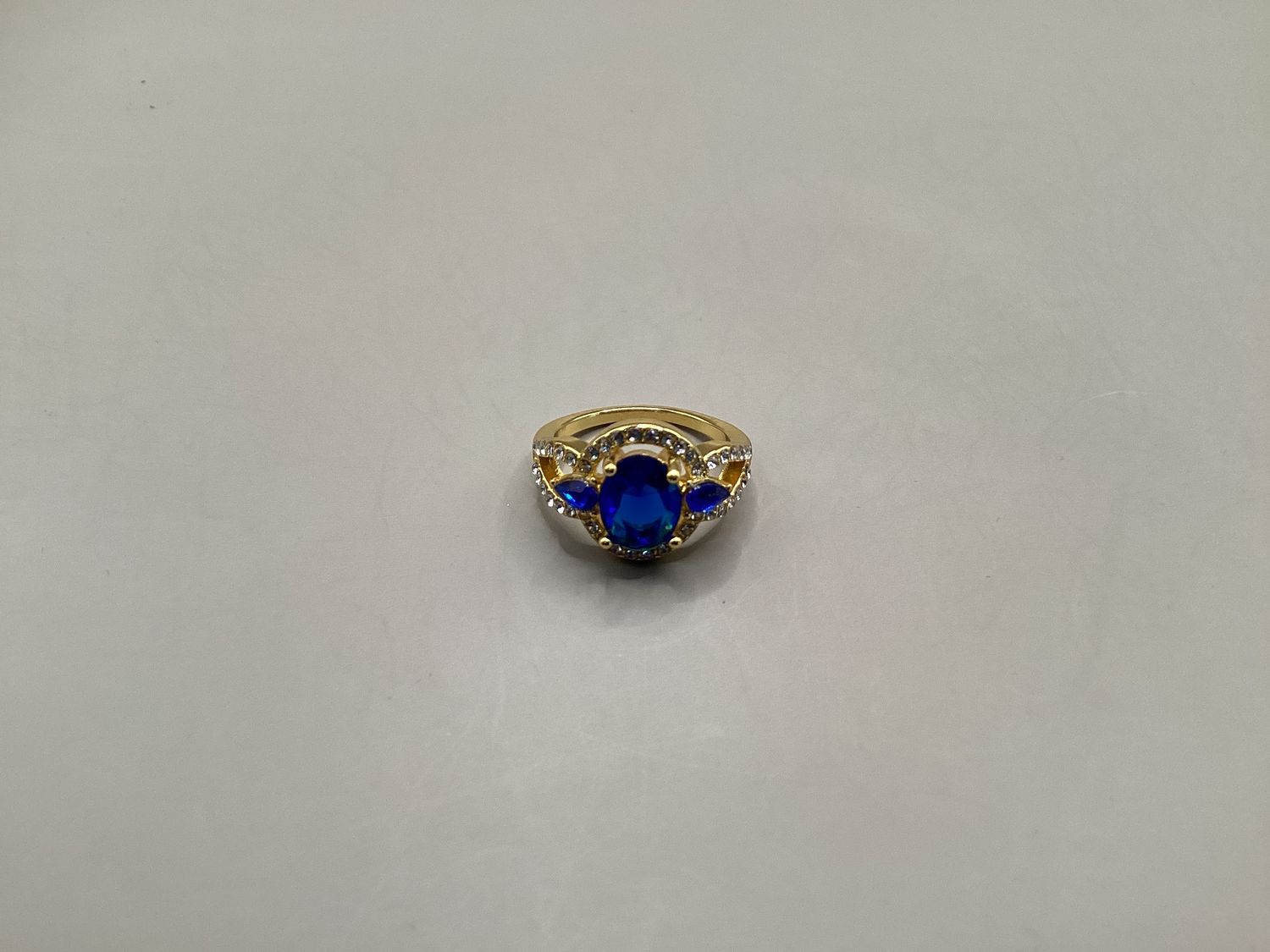 3 Stone Gold-tone Engagement/Fashion Sapphire -like Ring