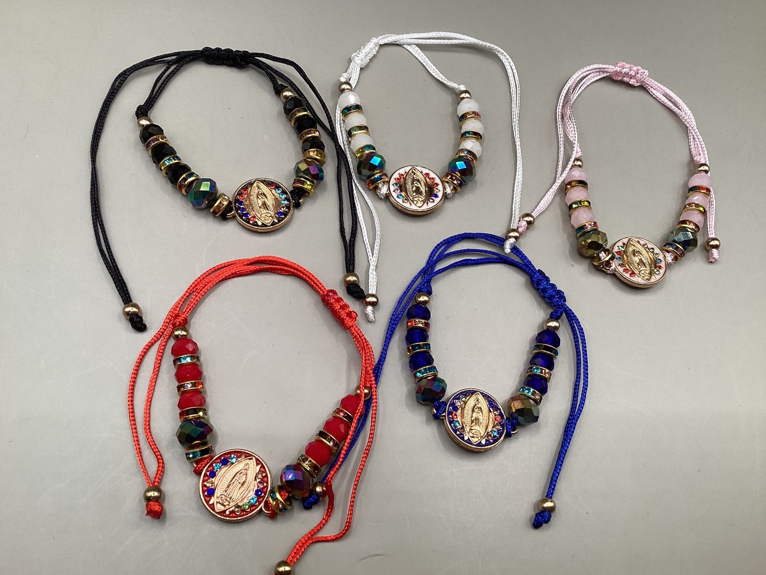 Bracelet Macrame -style Blessed Mother