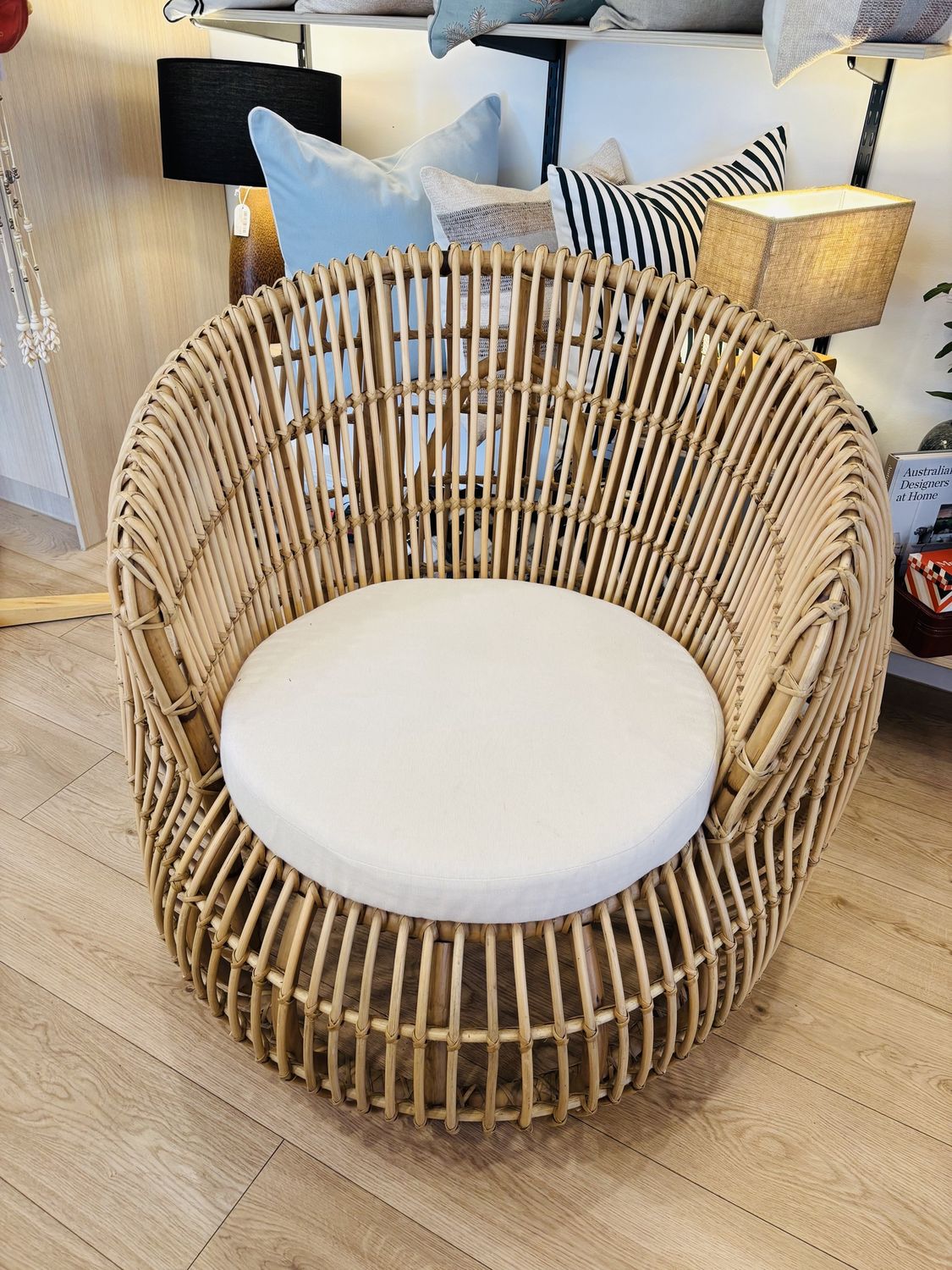 Bahamas Single Sofa with Ivory Cushion