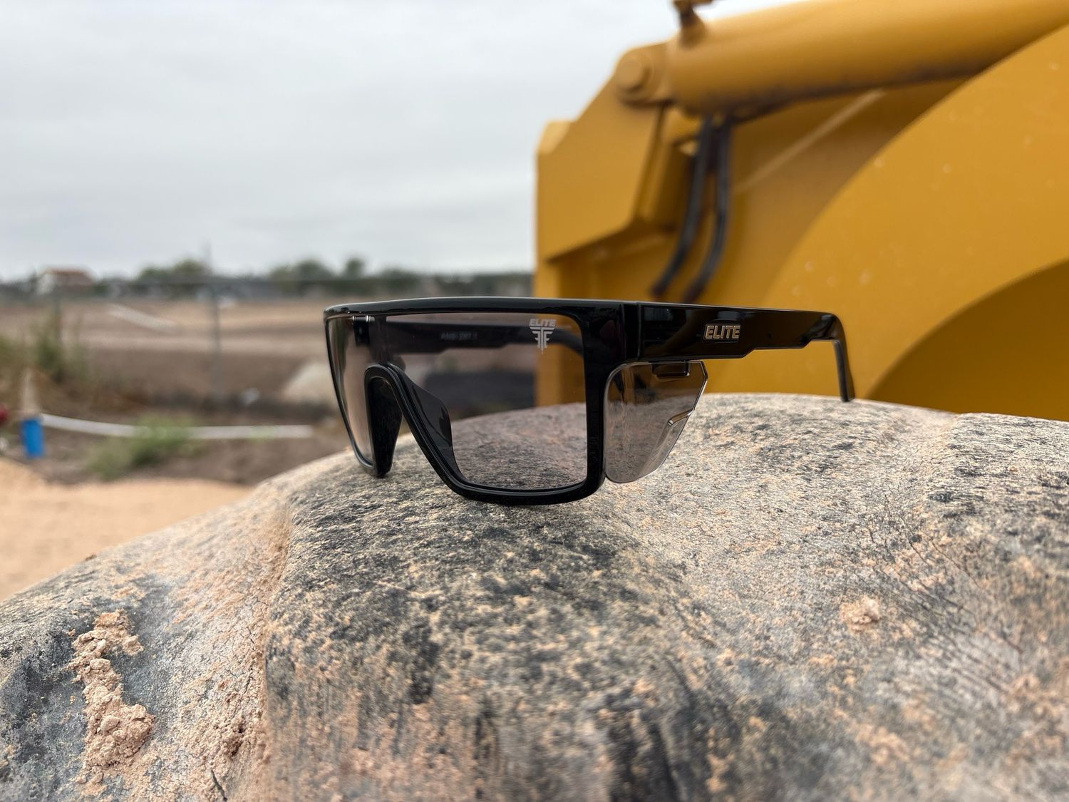 ALPHA BLACK TRANSITION/PHOTOMATIC