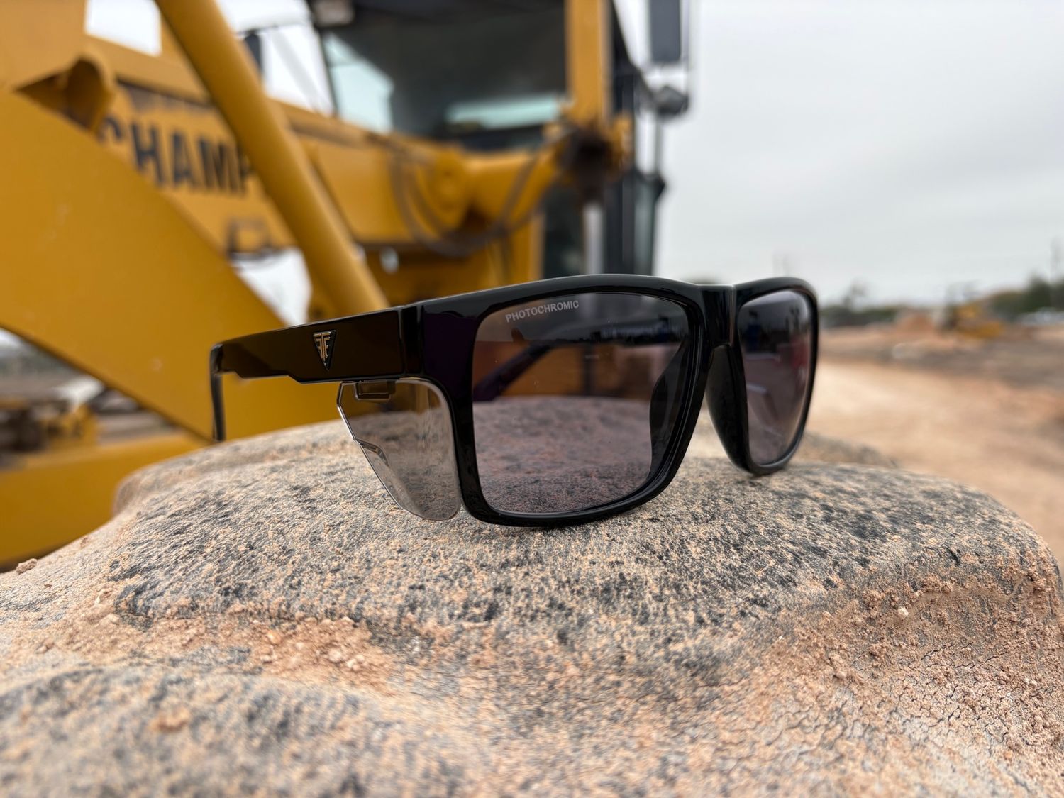 DELTA BLACK TRANSITION/PHOTOMATIC