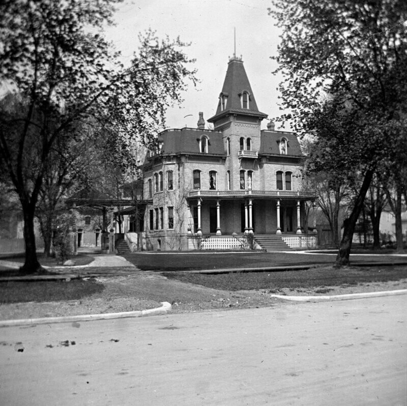 Keystone Avenue Walking Tour