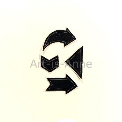 Art-is-anne - Formes en tissu noir 12