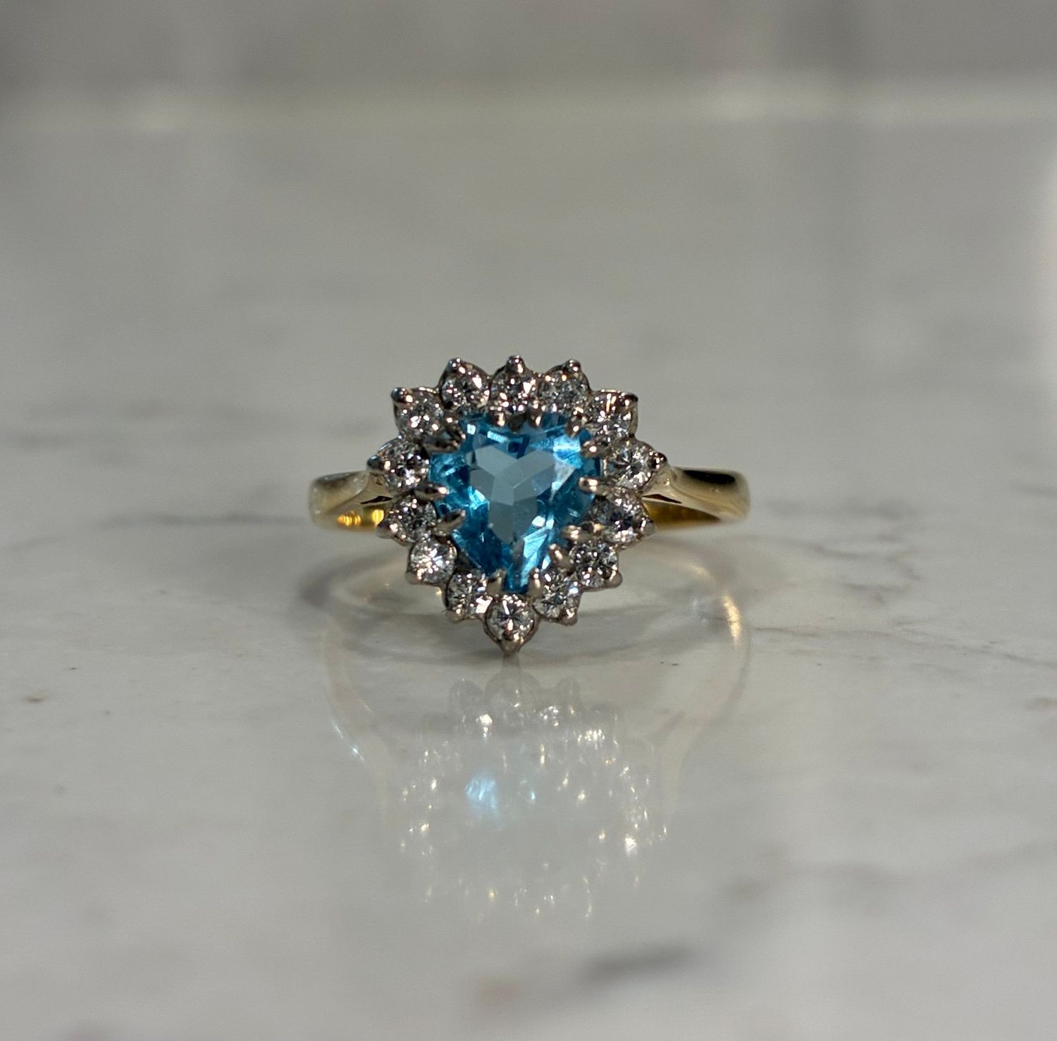 Vintage 18ct yellow gold and platinum aquamarine and diamond ring