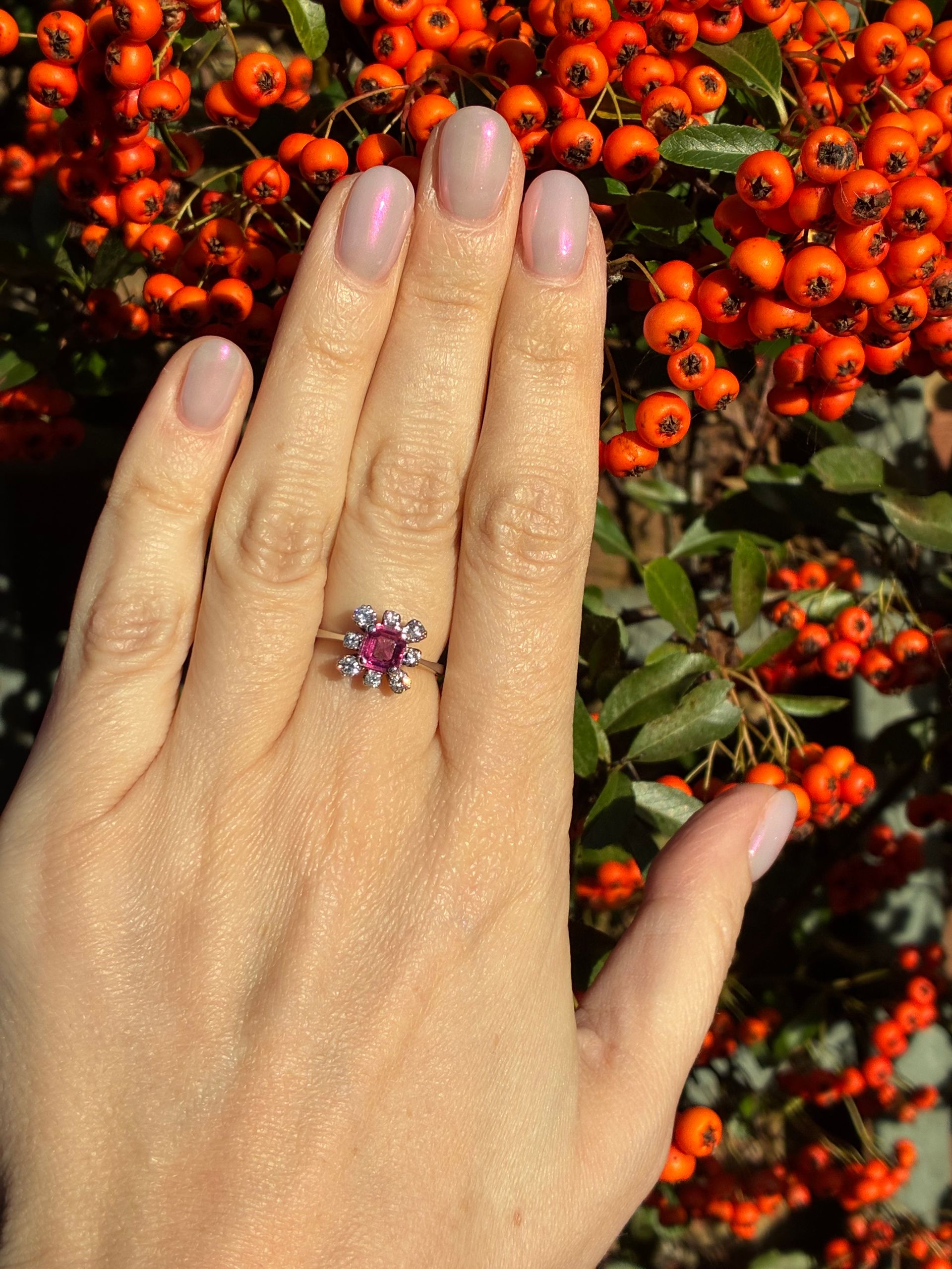 Vintage 18ct white gold pink tourmaline and diamond ring