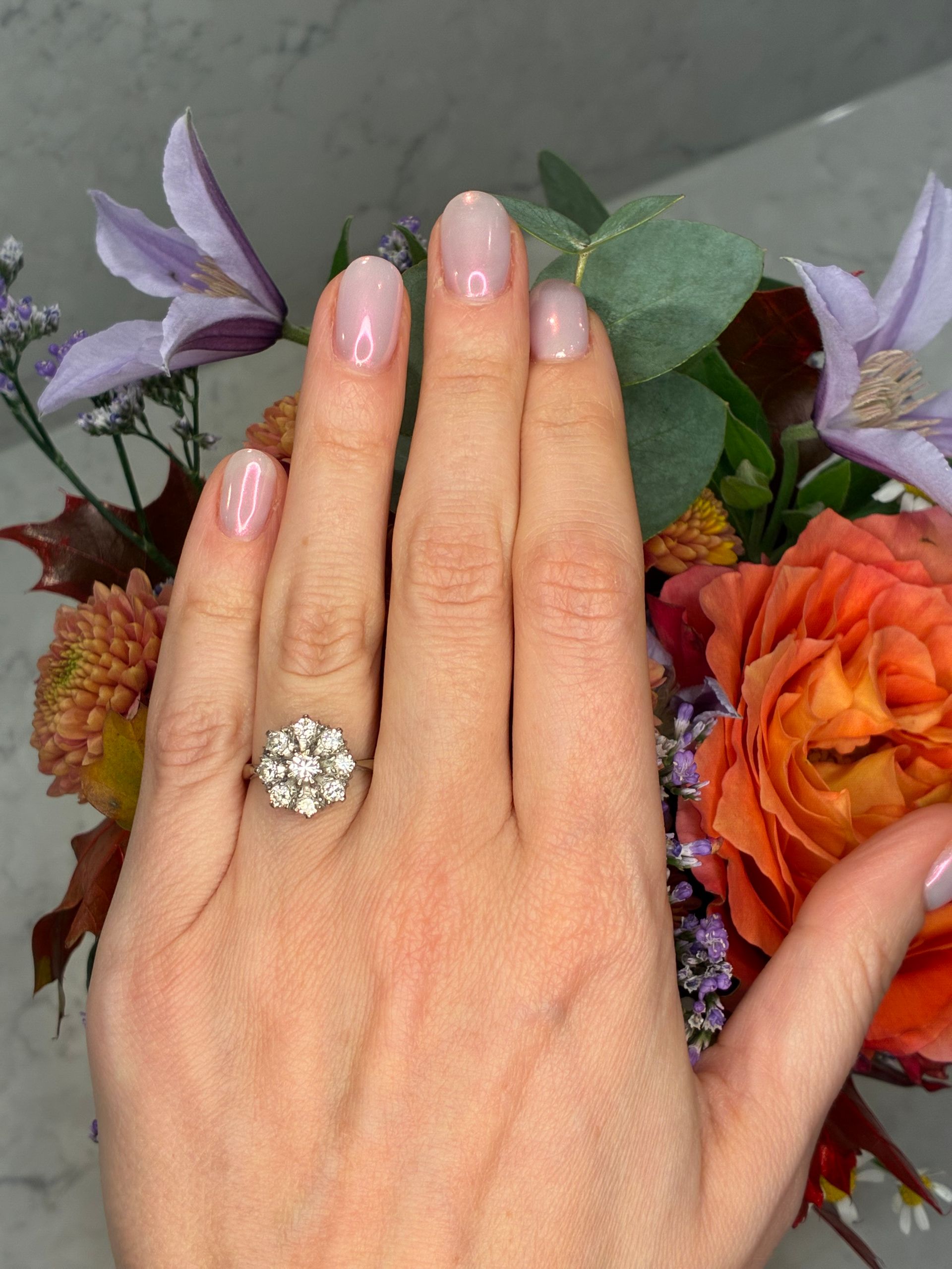 Vintage 18ct white gold and diamond cluster ring