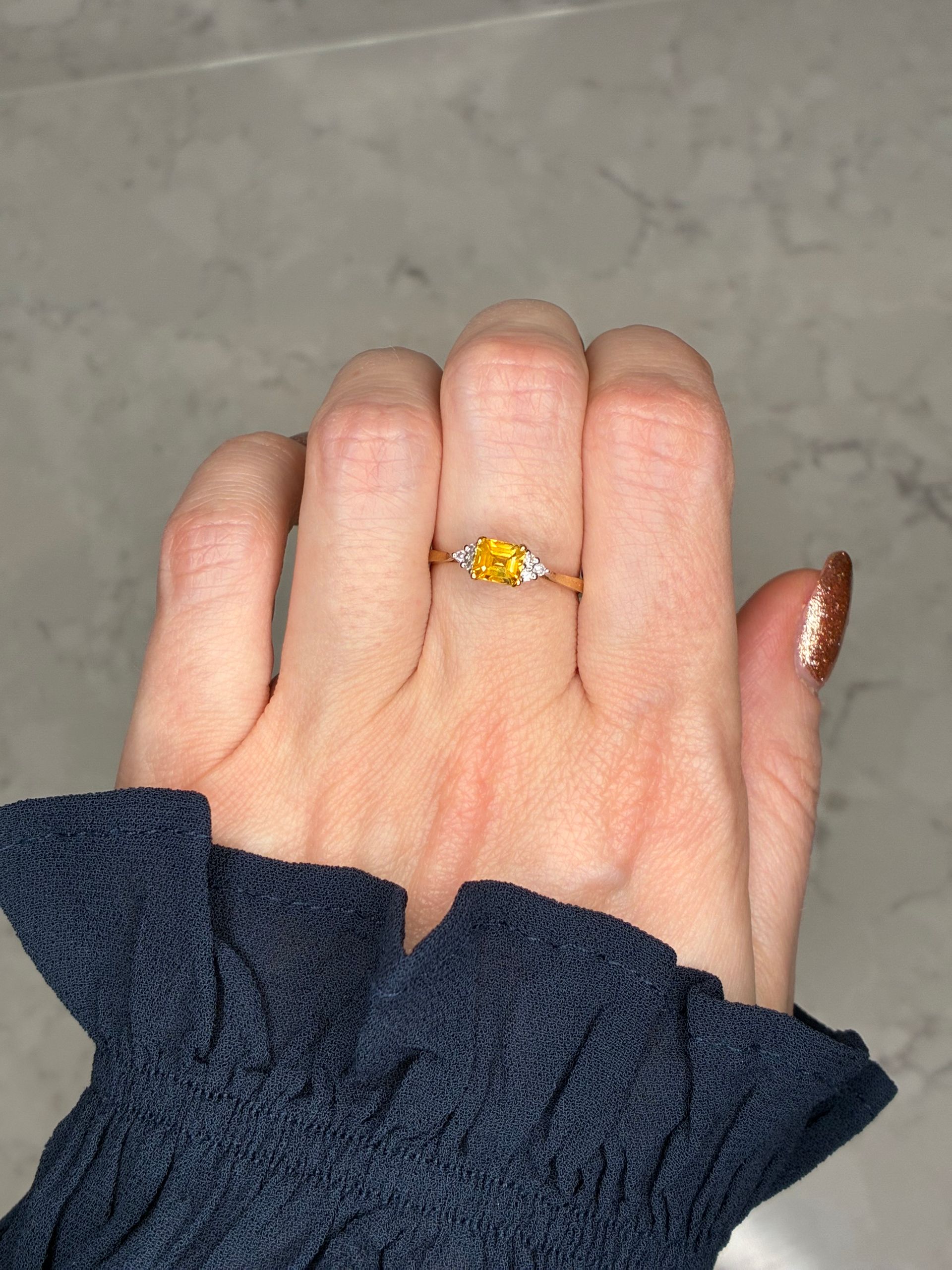 Vintage 18ct gold yellow sapphire & diamond ring