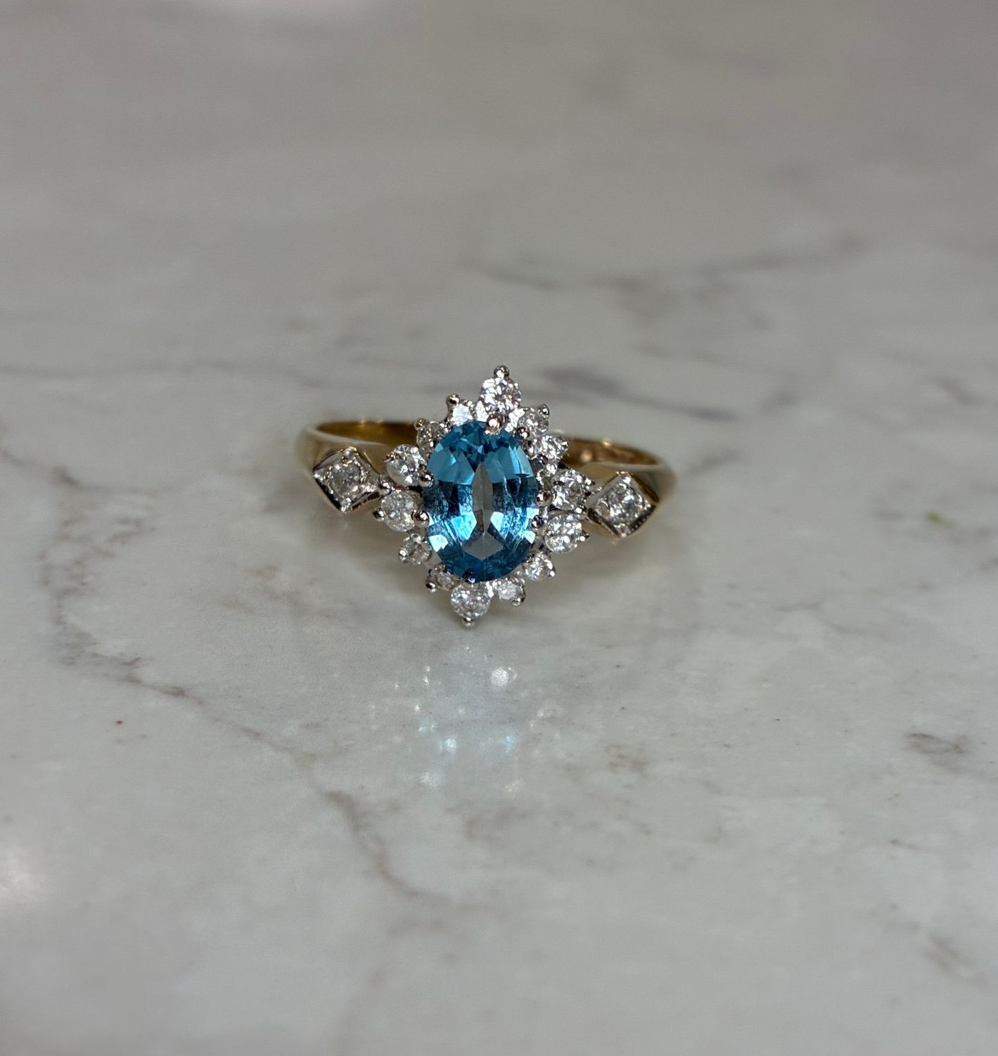 Vintage 9ct blue topaz & diamond cluster