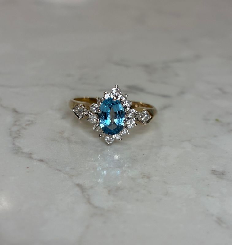 Vintage 9ct blue topaz & diamond cluster