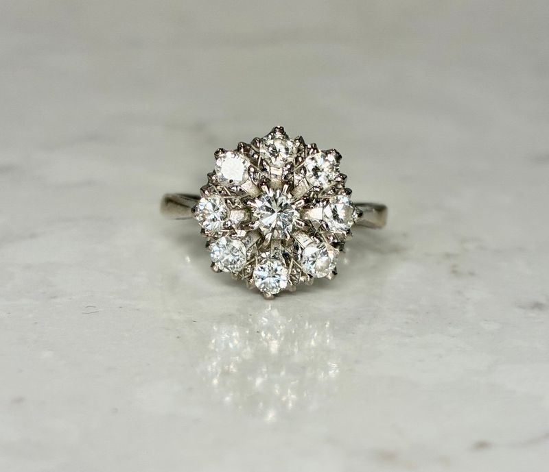 Vintage 18ct white gold and diamond cluster ring