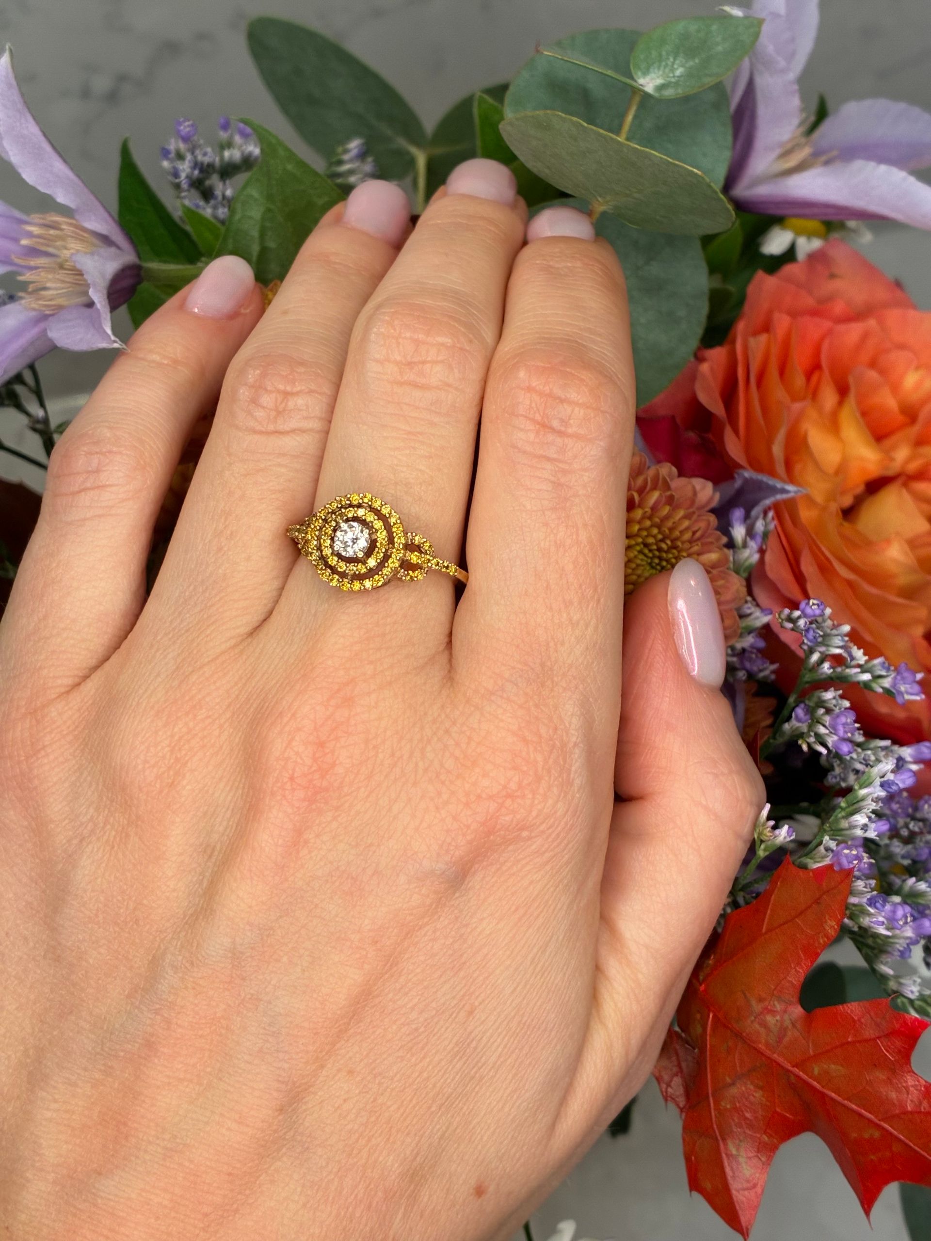 Vintage 9ct yellow gold, white & yellow diamond halo ring