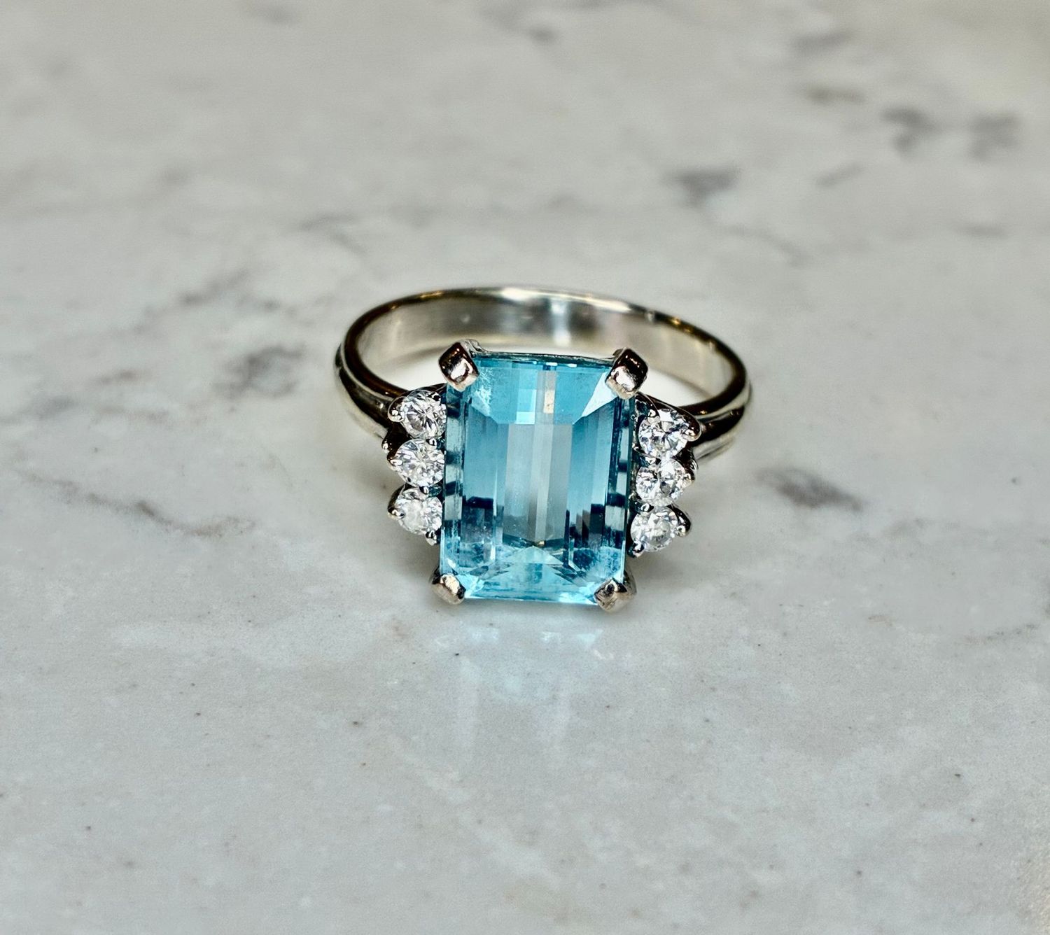 Vintage 18ct white gold, aquamarine and diamond ring