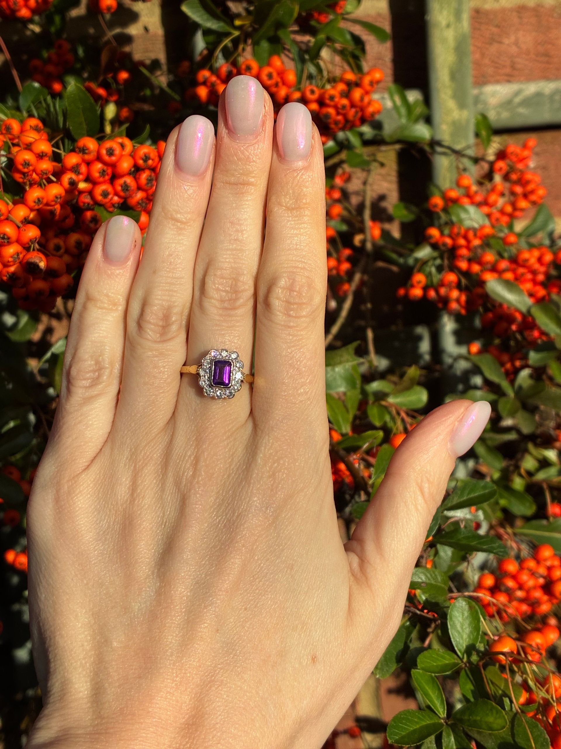 Vintage 18ct yellow gold amethyst and diamond cluster ring