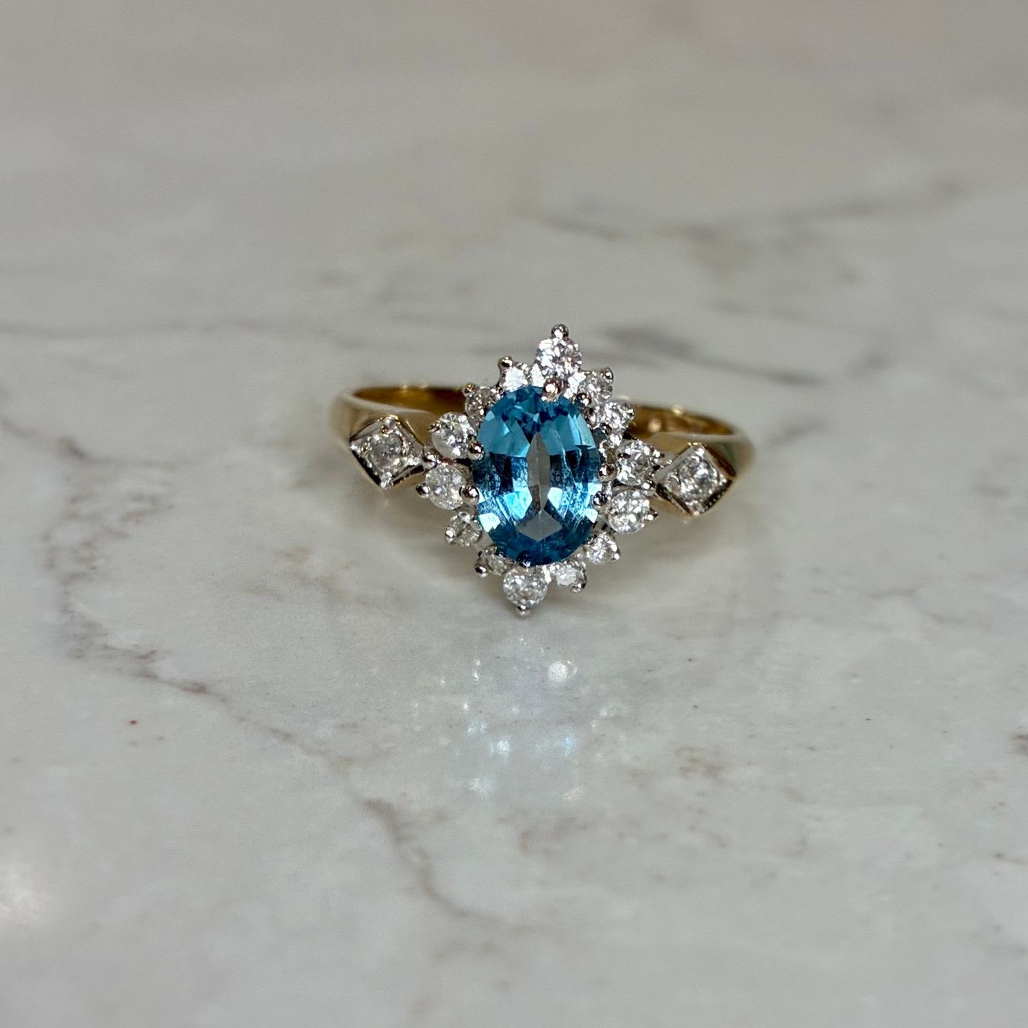 Vintage 9ct yellow gold blue topaz & diamond cluster