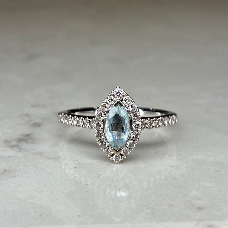 Vintage 18ct white gold marquise-shaped aquamarine & diamond ring