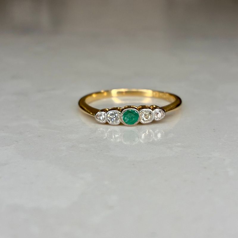 Antique 18ct yellow gold emerald and diamond ring