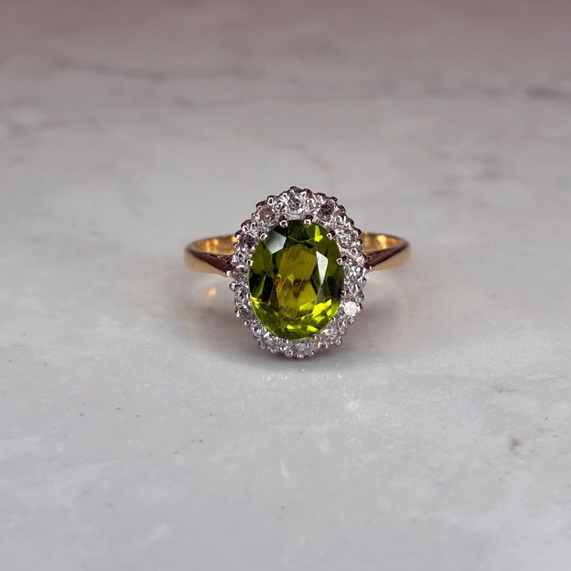 Vintage 18ct yellow gold peridot & diamond cluster