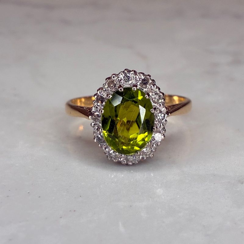 Vintage 18ct yellow gold peridot & diamond cluster