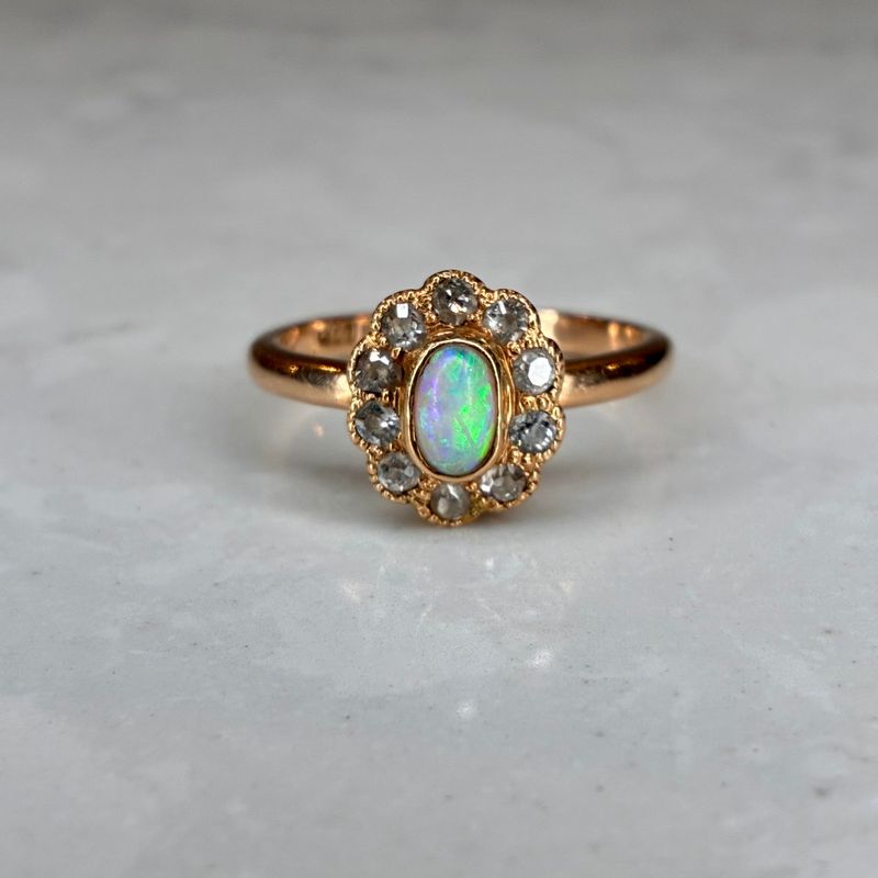 Antique 18ct yellow gold opal cluster ring