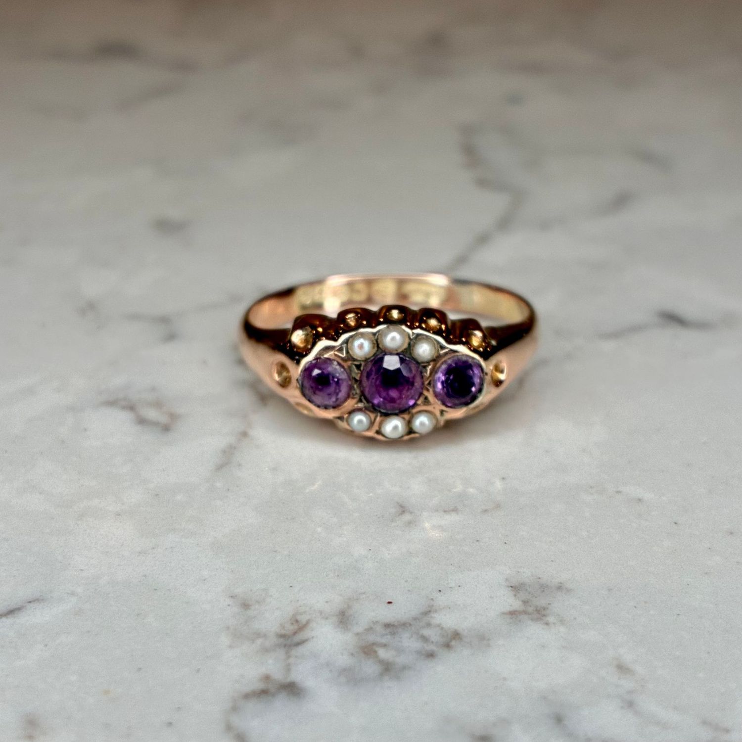 1930s 9ct gold amethyst & seed pearl ring