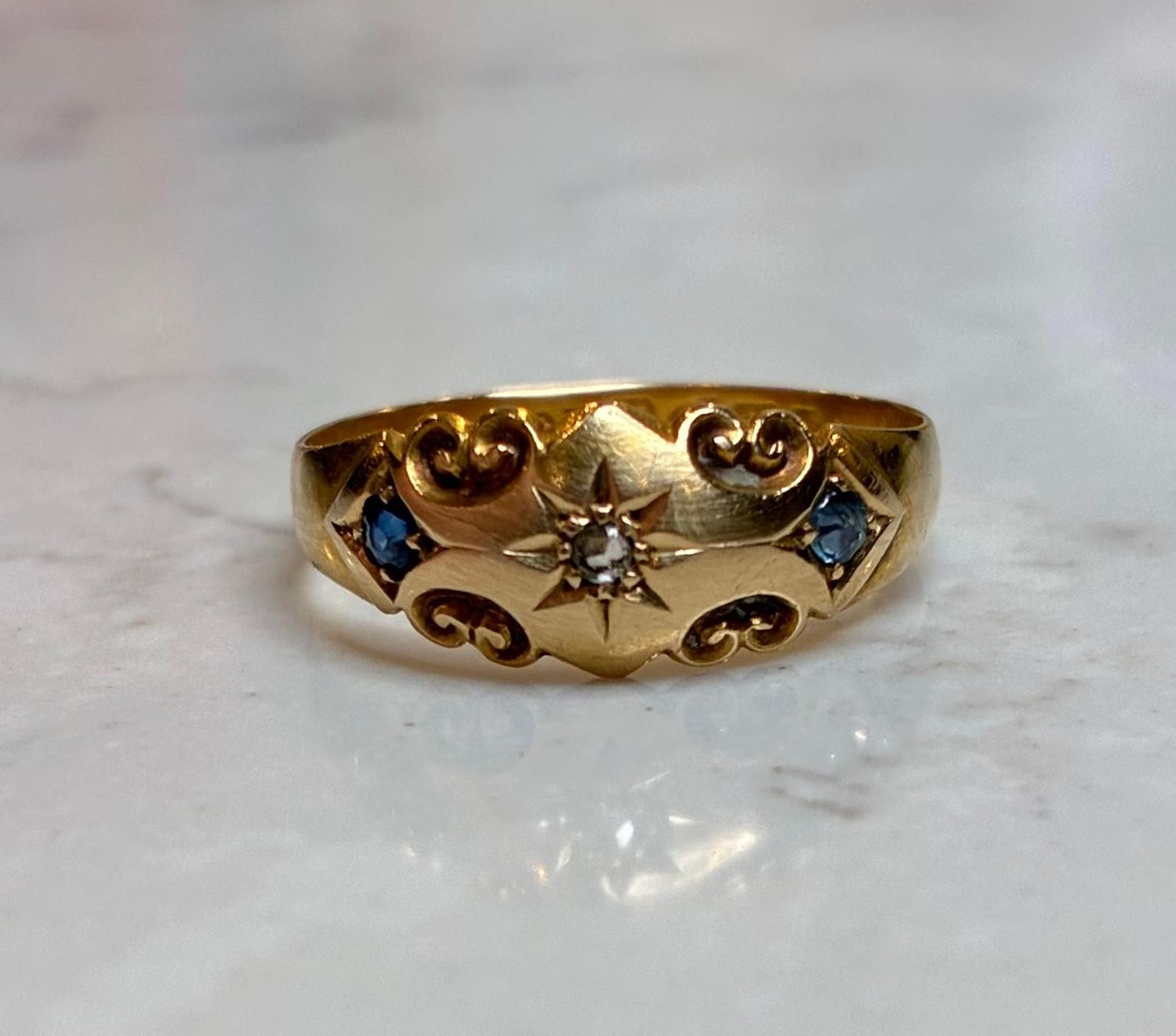 Victorian 18ct yellow gold sapphire & diamond ring