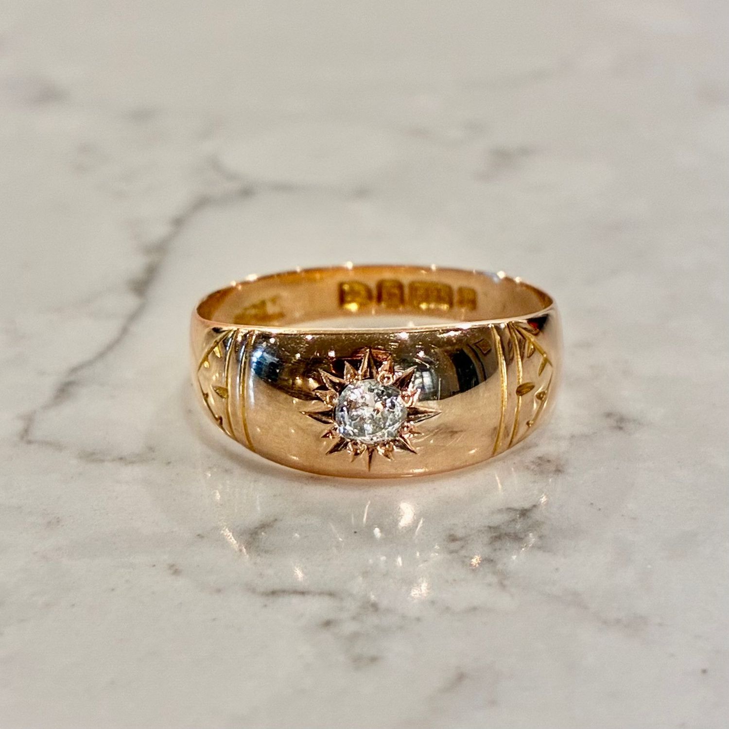 Victorian 15ct yellow gold single sunburst ring Victorian 15ct yellow gold single sunburst ring