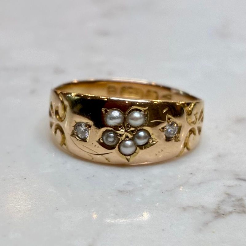 Victorian 15ct yellow gold seed pearl & diamond ring