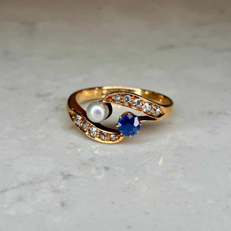 Edwardian 18ct yellow gold sapphire, diamond & pearl crossover ring