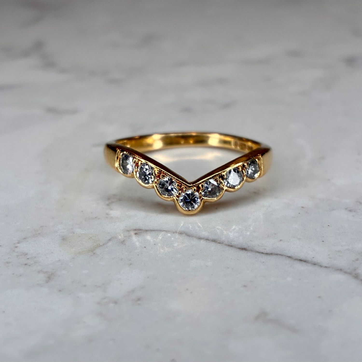 Vintage 18ct yellow gold scalloped edge diamond wishbone ring