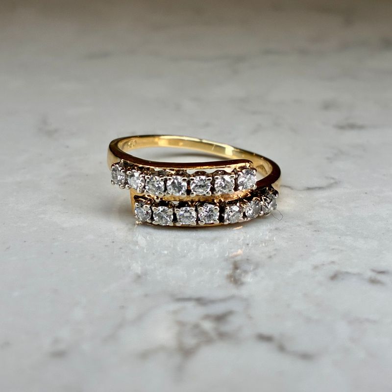 Vintage 18ct yellow gold diamond bypass ring