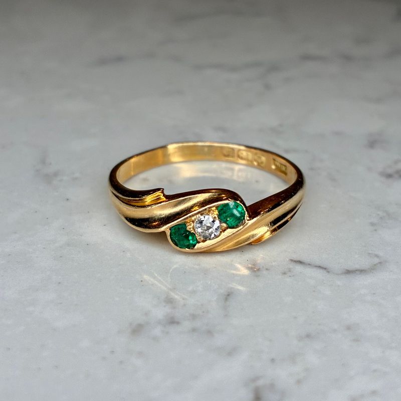 Edwardian 18ct yellow gold emerald & diamond gypsy ring