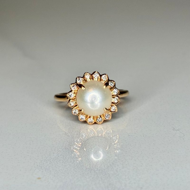 Vintage 18ct yellow gold pearl & diamond cluster ring