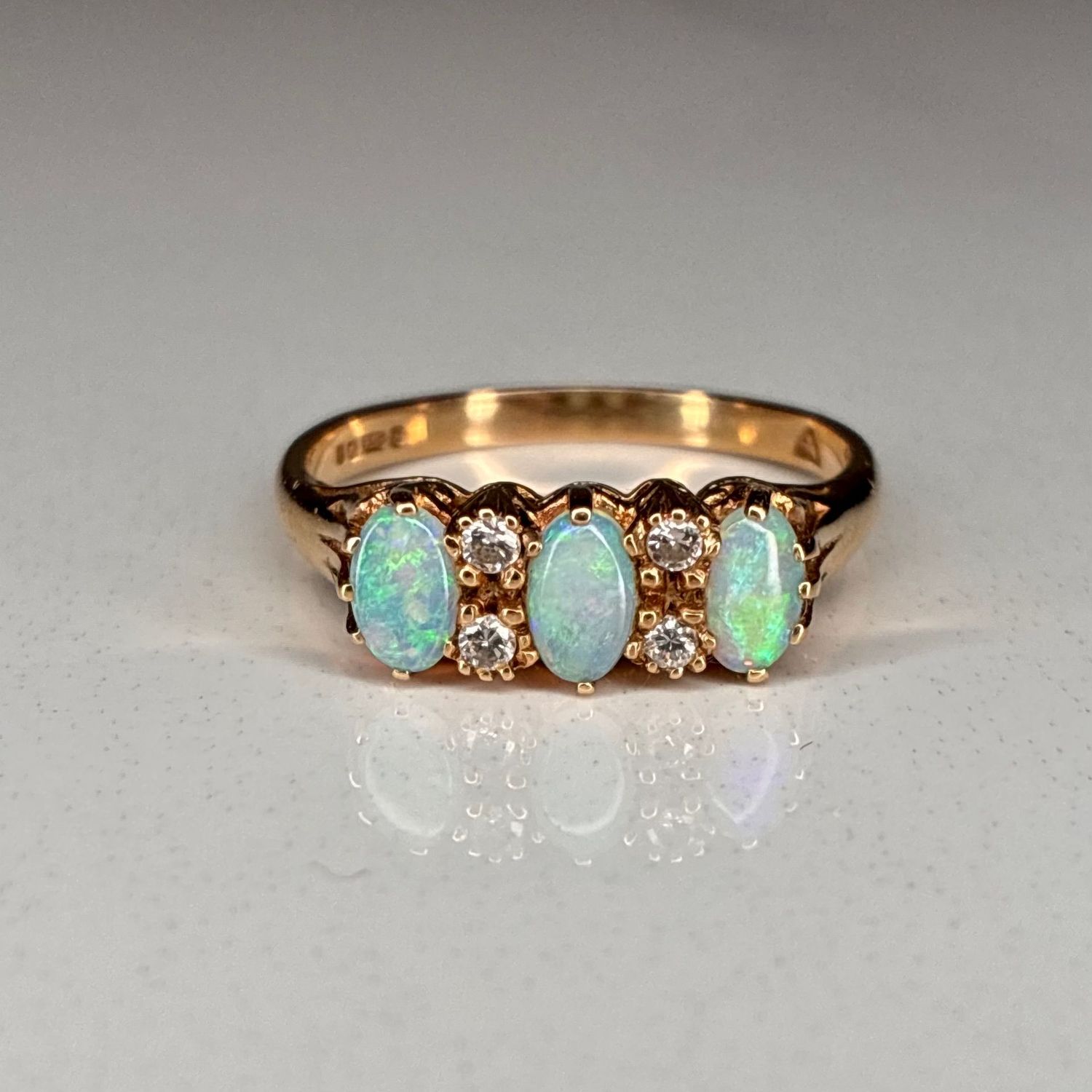 Vintage 9ct yellow gold opal & diamond ring