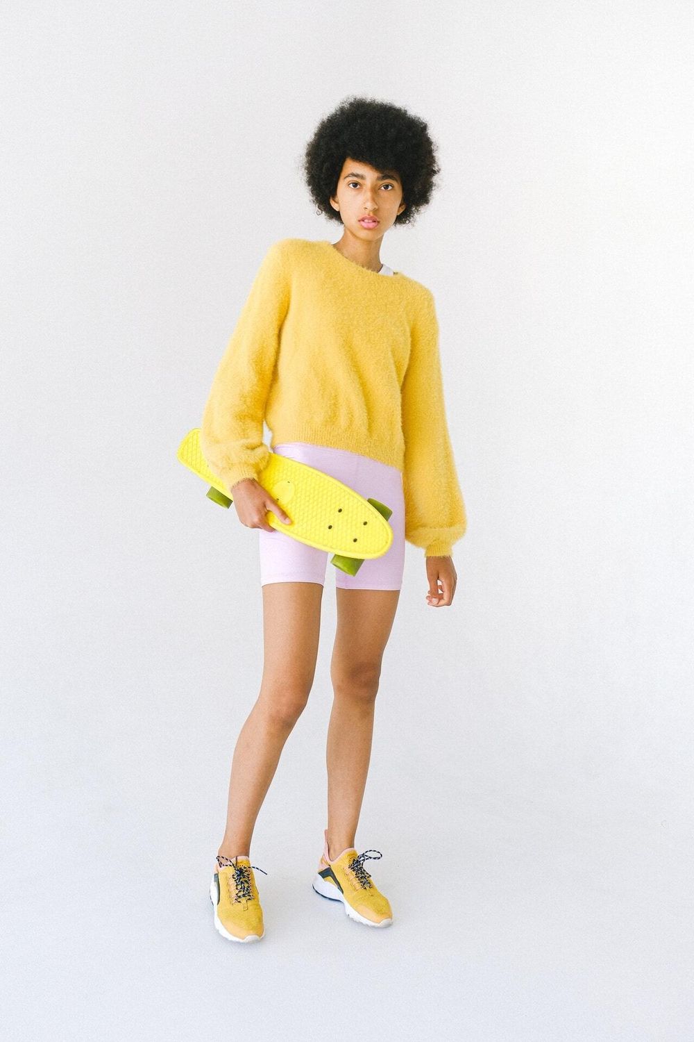 EXEMPLE. Sweat duveteux jaune