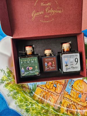 Viikuna Vincotto, granaattiomena Vincotto ja 9-vuotiaiden Vincotto setti CALOGIURI 100ml + 50ml + 100 ml (punaisessa laatikossa)