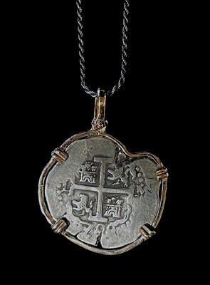4 Realé Pendant with 14K Gold Bezel
