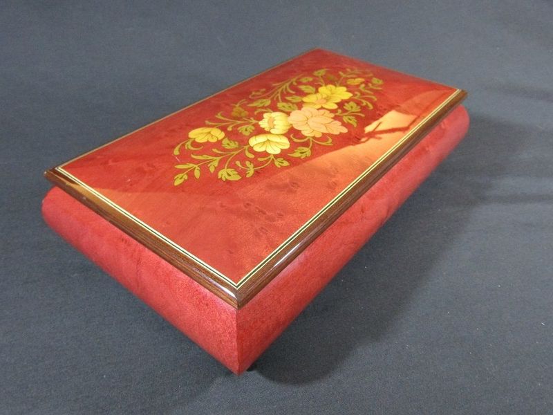 Sorrento marquetry jewellery/trinket box 150x271x68mm