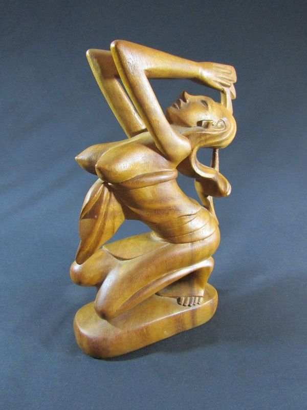 Carved nude female kneeling 68x180x300mm