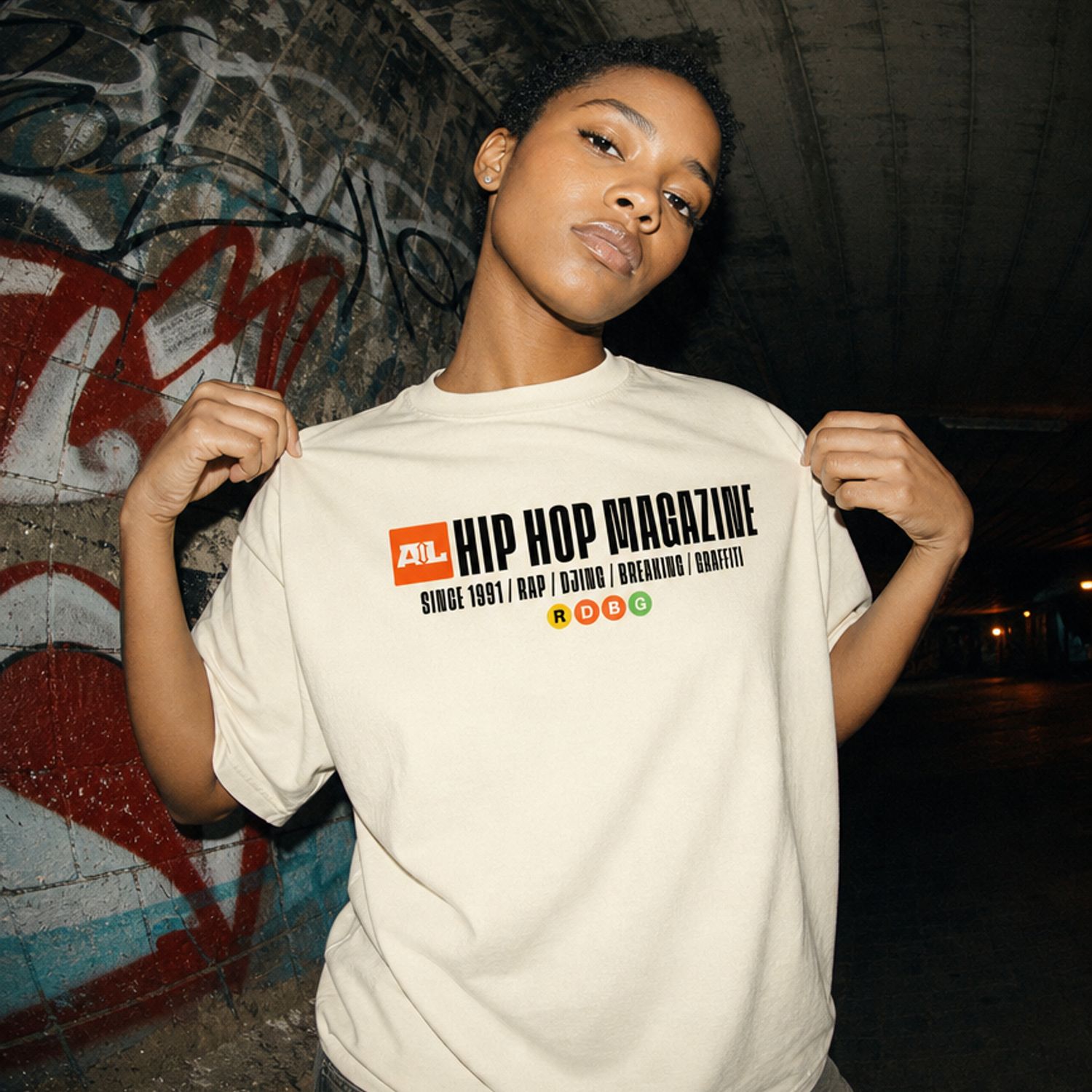 AELLE HIP HOP MAGAZINE T-SHIRT (SCRITTA NERA) AELLE HIP HOP MAGAZINE T-SHIRT (SCRITTA NERA)