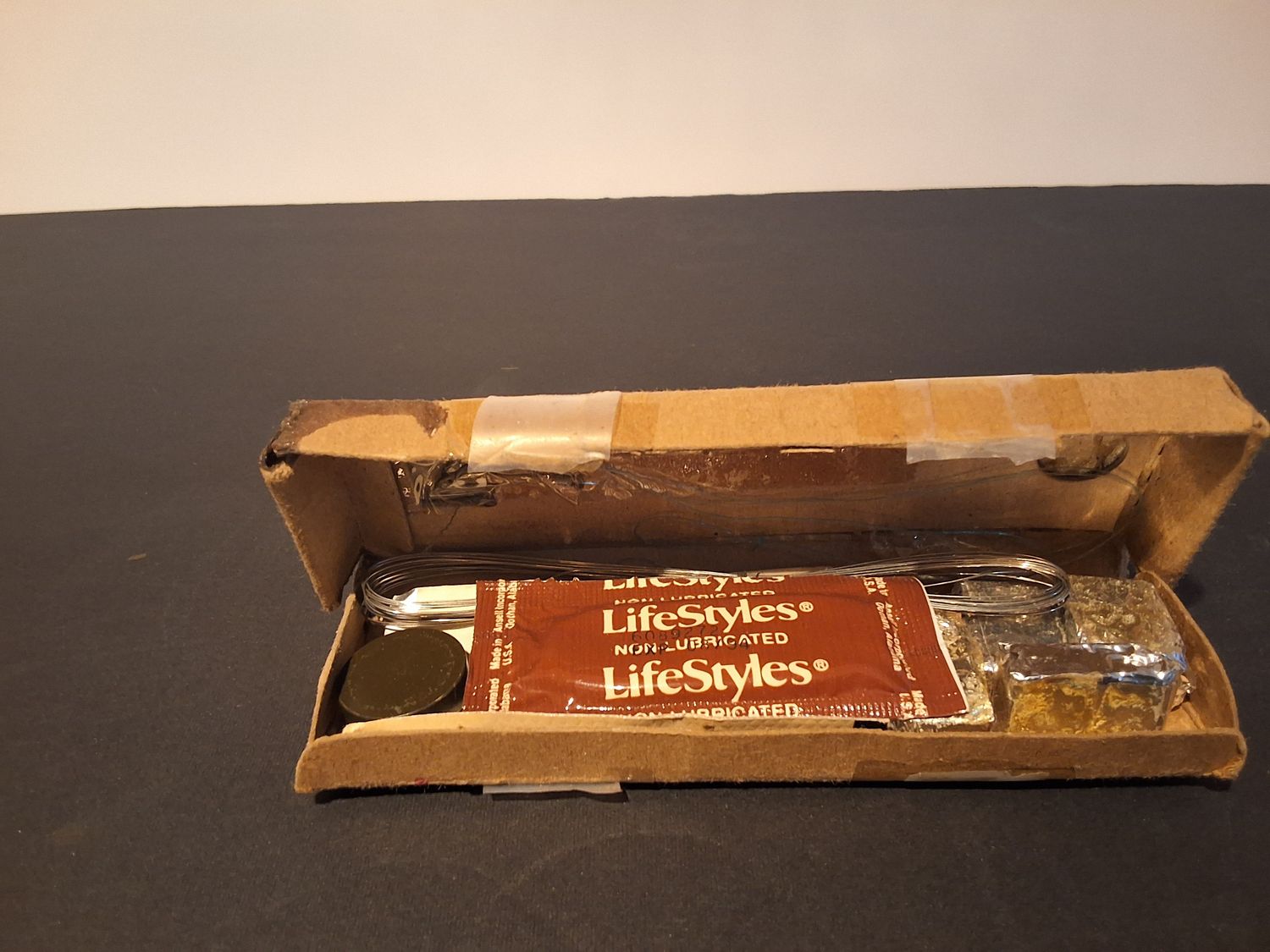 US SRU-16/P Parachute Surival kit