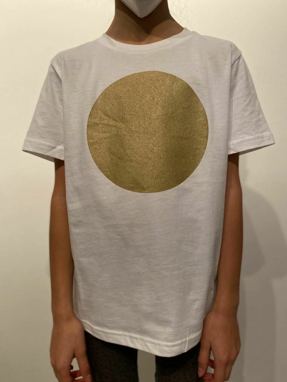 BE GOLDEN by The Lovers, Kinder T-shirt weiß / Druck gold