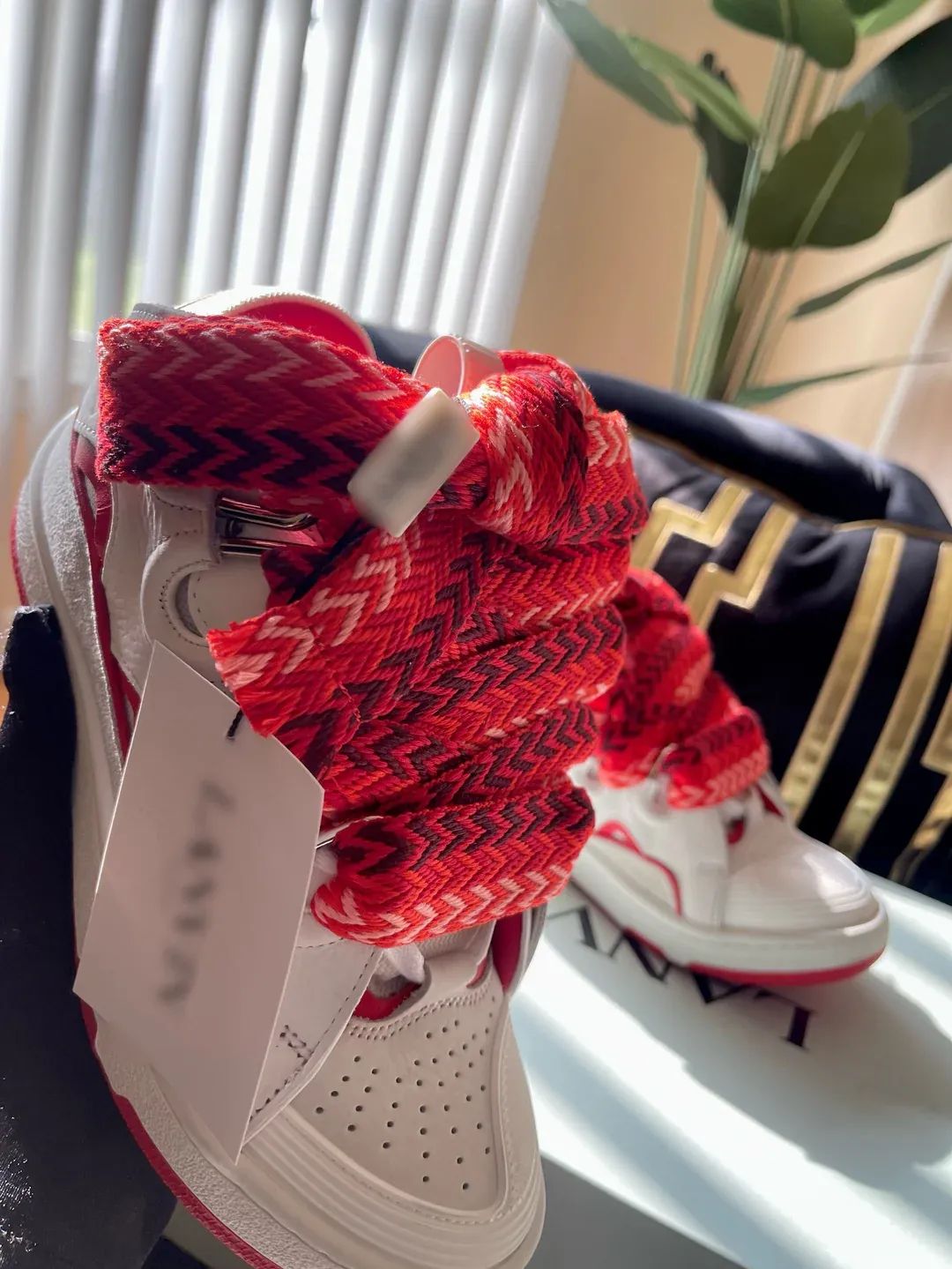 RED &amp; WHITE LAVN