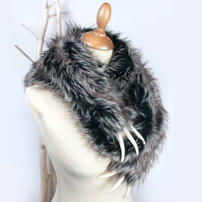 Luxury fake fur Wolf scarf with claws : Handmade