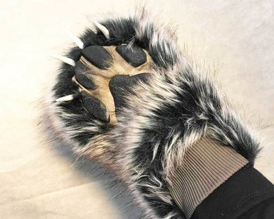 Wolf paw gloves fake fur : Handmade