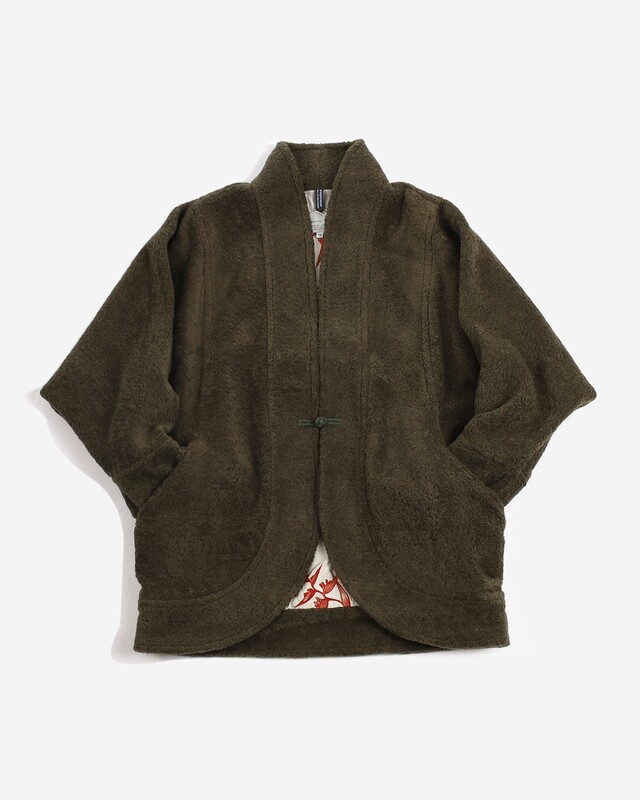 W'MENSWEAR PADDY CLOAK IN GREEN W'MENSWEAR PADDY CLOAK IN GREEN