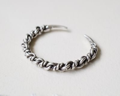 W'MENSWEAR 'KAREN-PUNK' TWISTED SILVER CUFF W'MENSWEAR 'KAREN-PUNK' TWISTED SILVER CUFF