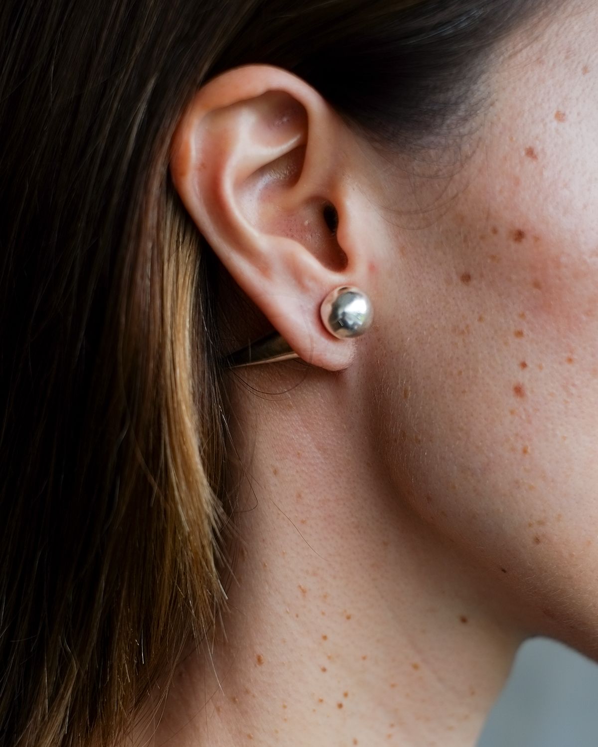 W'MENSWEAR 'KAREN-PUNK' SILVER EARRING